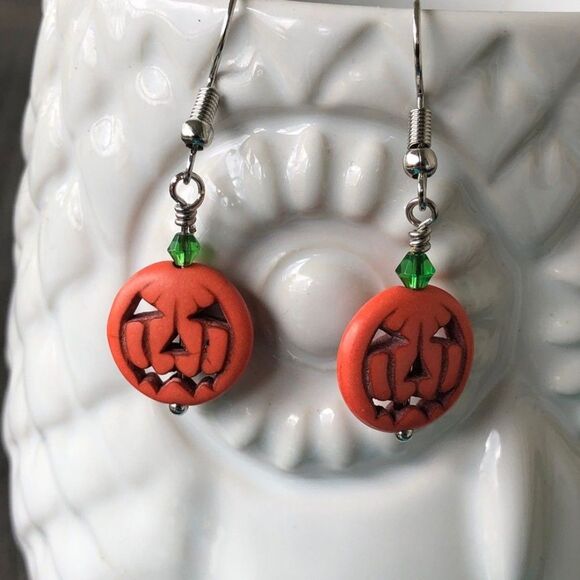 NEW Artisan Earrings Pierced Hooks Jack-O-Lantern Halloween Pumpkin Fall Orange - Picture 1 of 8